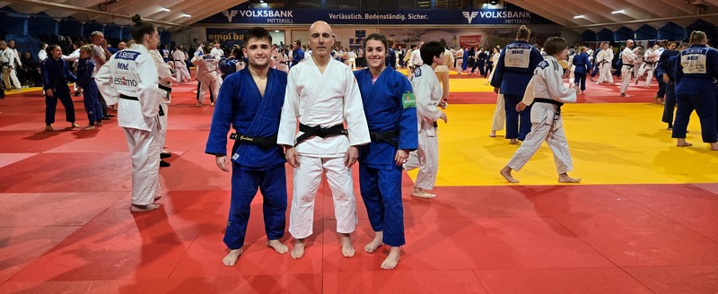Asier y Ariane, en el primer entrenamiento de Judo del a&ntilde;o en Mittersill 07-01-25